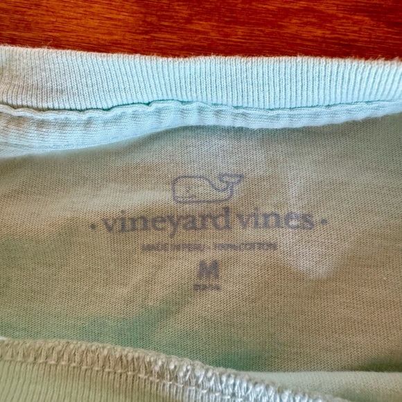 Cute mint green  Vineyard Vines T-shirt with little pocket, M. 100% cotton. - Picture 4 of 4